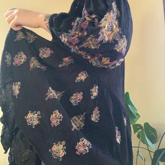 Embroidered Tunic - Picture 5 of 8